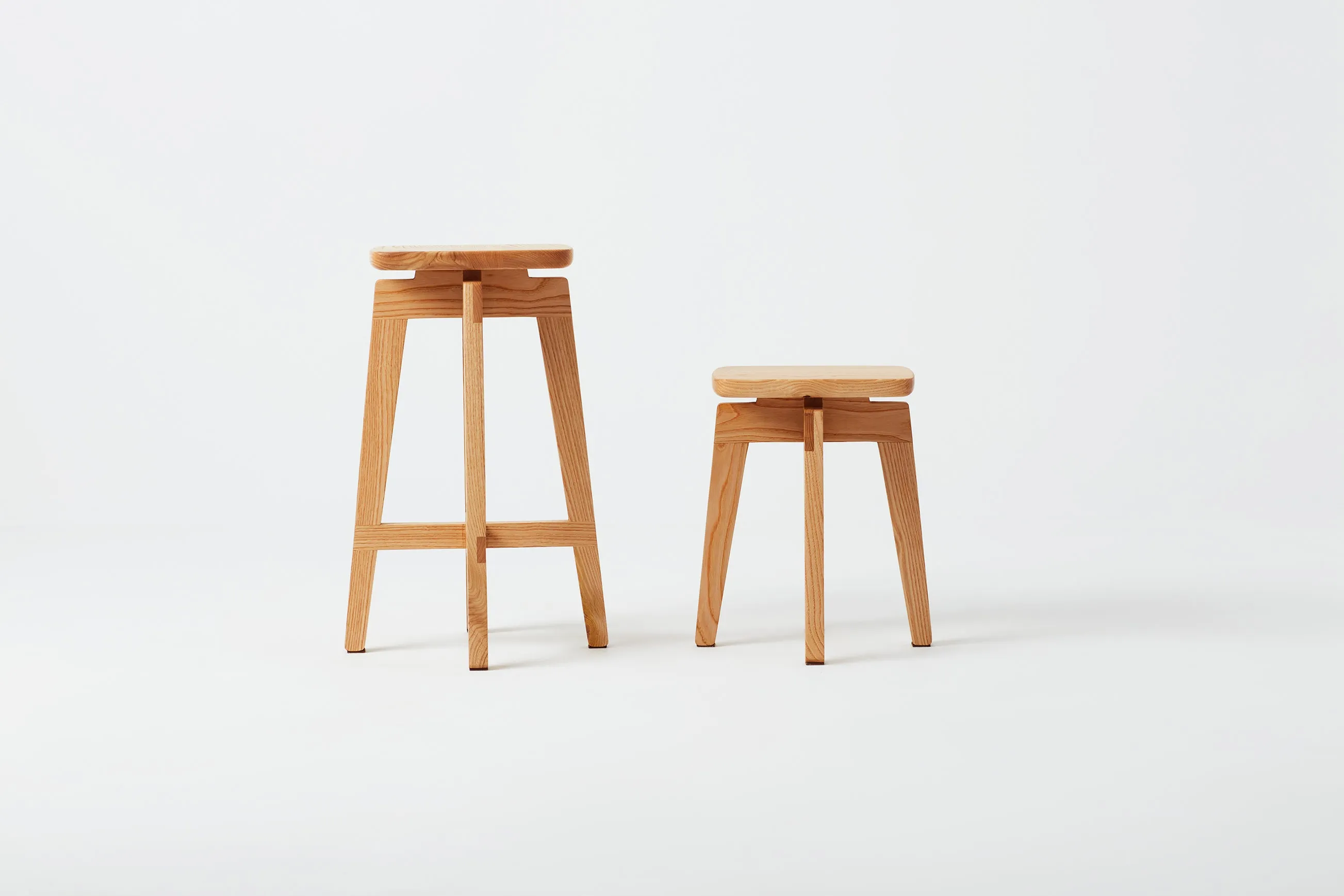 Taburete Raíz 43cm Castaño